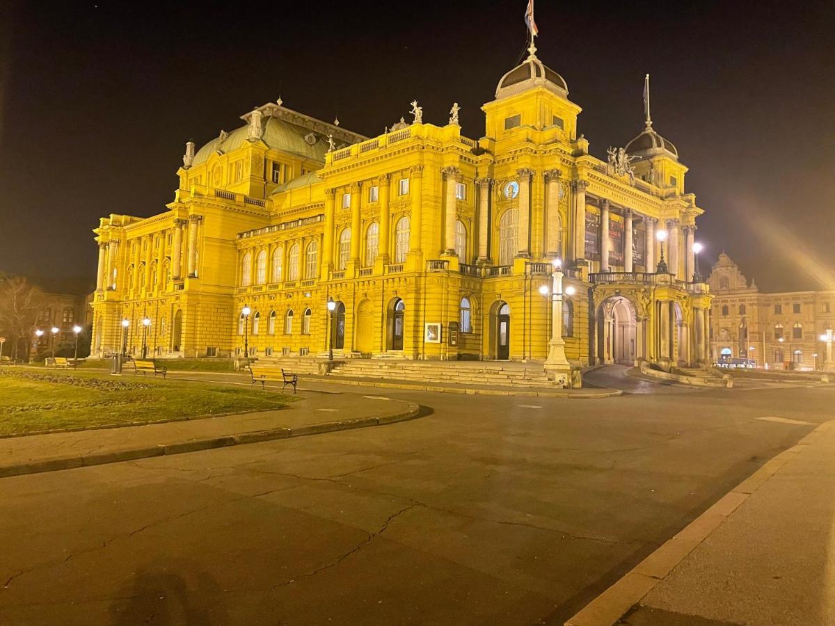 Grich Witch Apartment Zagreb Bagian luar foto