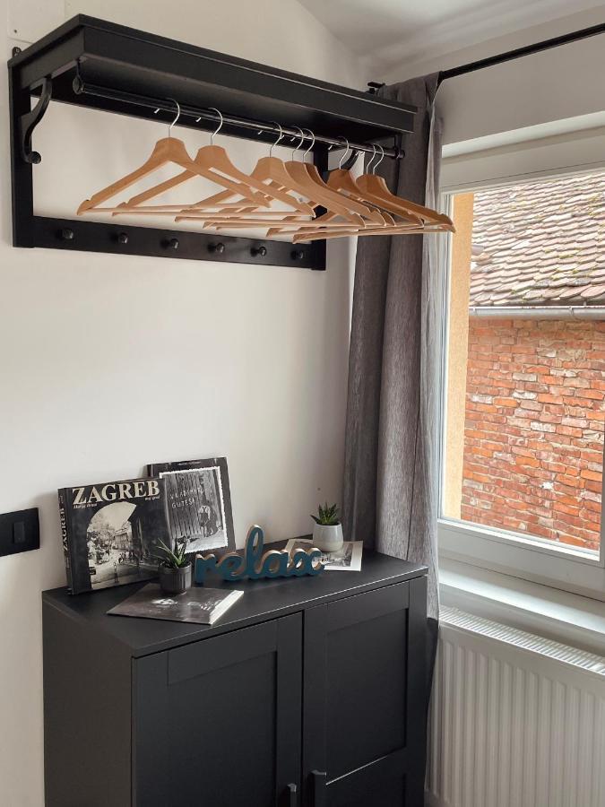 Grich Witch Apartment Zagreb Bagian luar foto